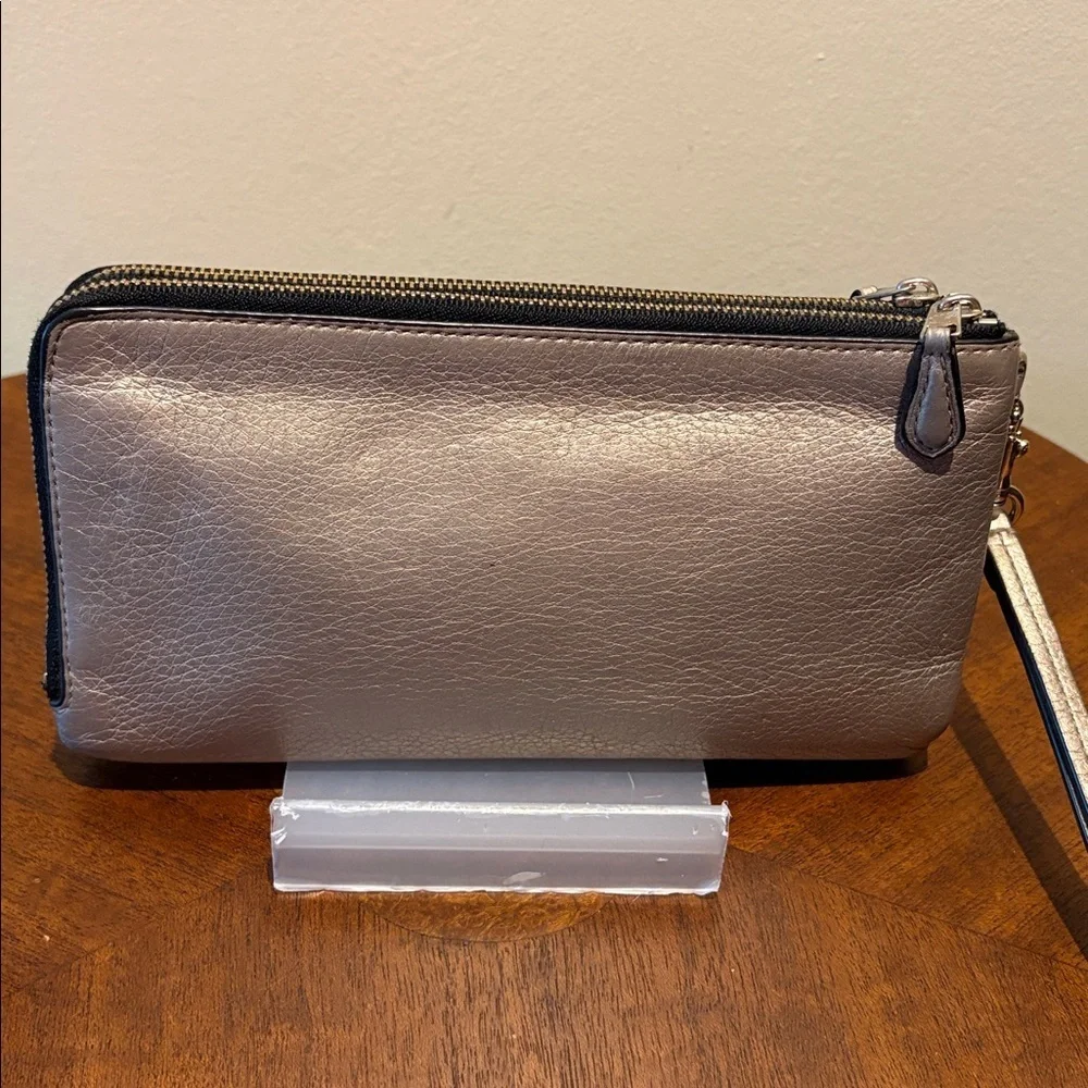 Coach Double zip wristlet pebbled Leather gold metallic long wallet 8”w EUC